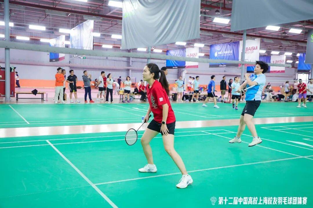 上海校友羽毛球队2025年中国高校上海校友羽毛球团体赛战报