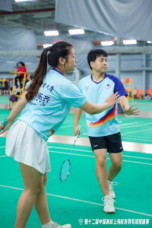 上海校友羽毛球队2025年中国高校上海校友羽毛球团体赛战报