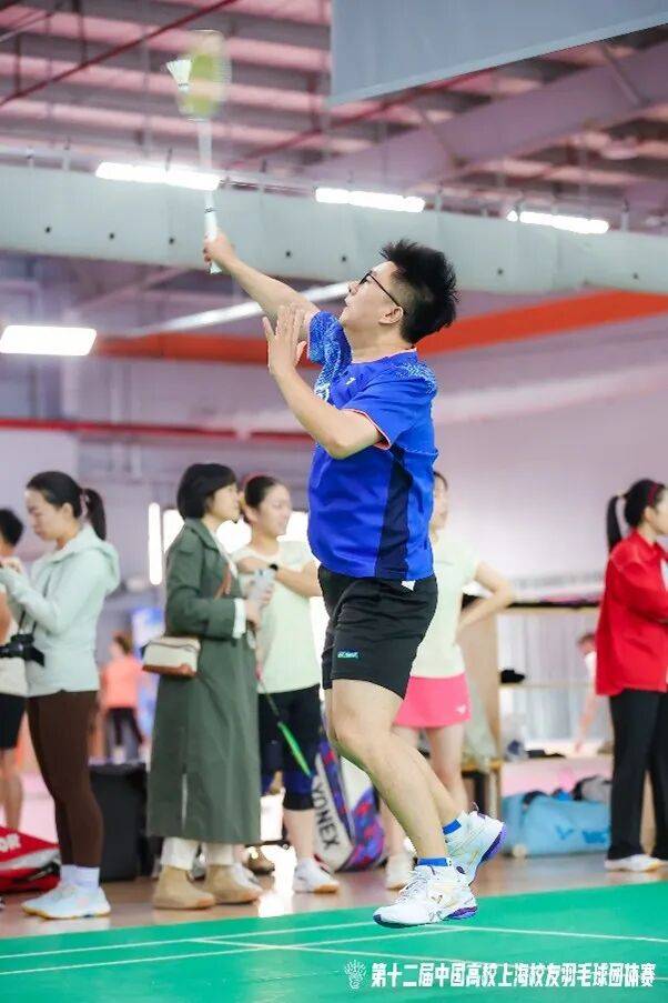 上海校友羽毛球队2025年中国高校上海校友羽毛球团体赛战报