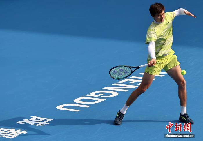 2026澳网亚太区外卡赛：布云朝克特战胜哈萨克斯坦选手进入男单决赛