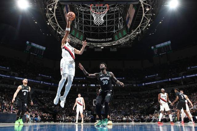 杨瀚森第36场缺席！开拓者拒森林狼18分逆转 格兰特26分献制胜5分